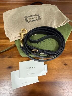 NWT Gucci Black Leather Leash with Gold Hardware, with box and paperwork